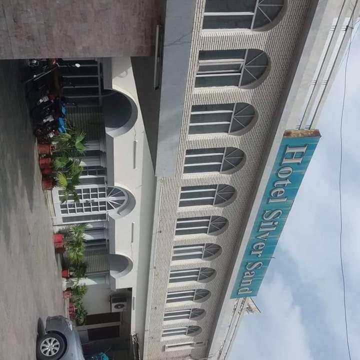 Hotel Silver Sand Multan Bagian luar foto