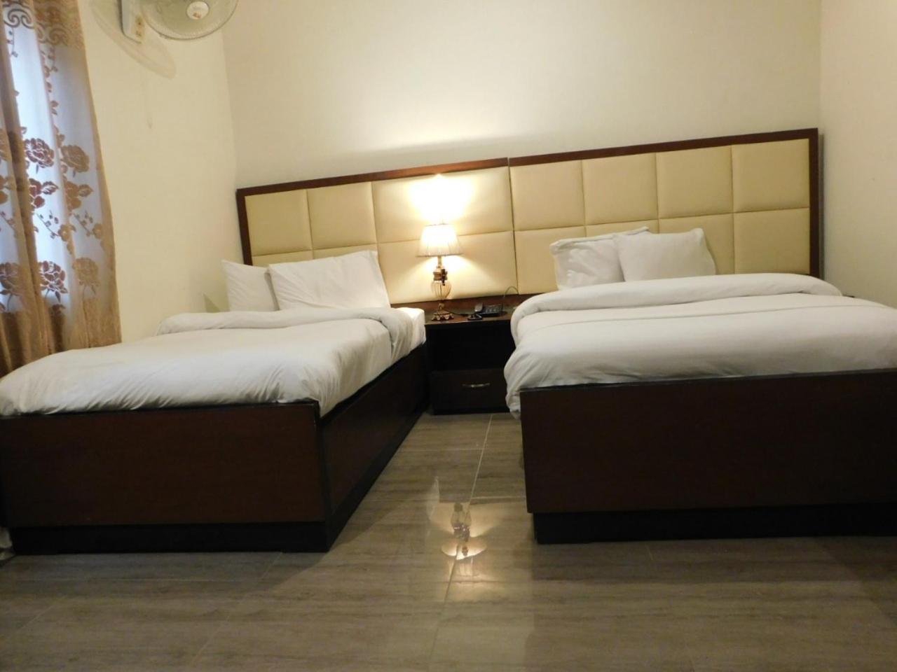 Hotel Silver Sand Multan Bagian luar foto